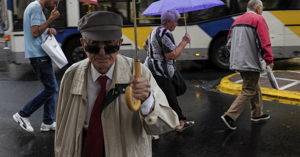 Μήπως τα γεροντάκια ΔΕΝ περνούν και τόσο ωραία στην Αθήνα;