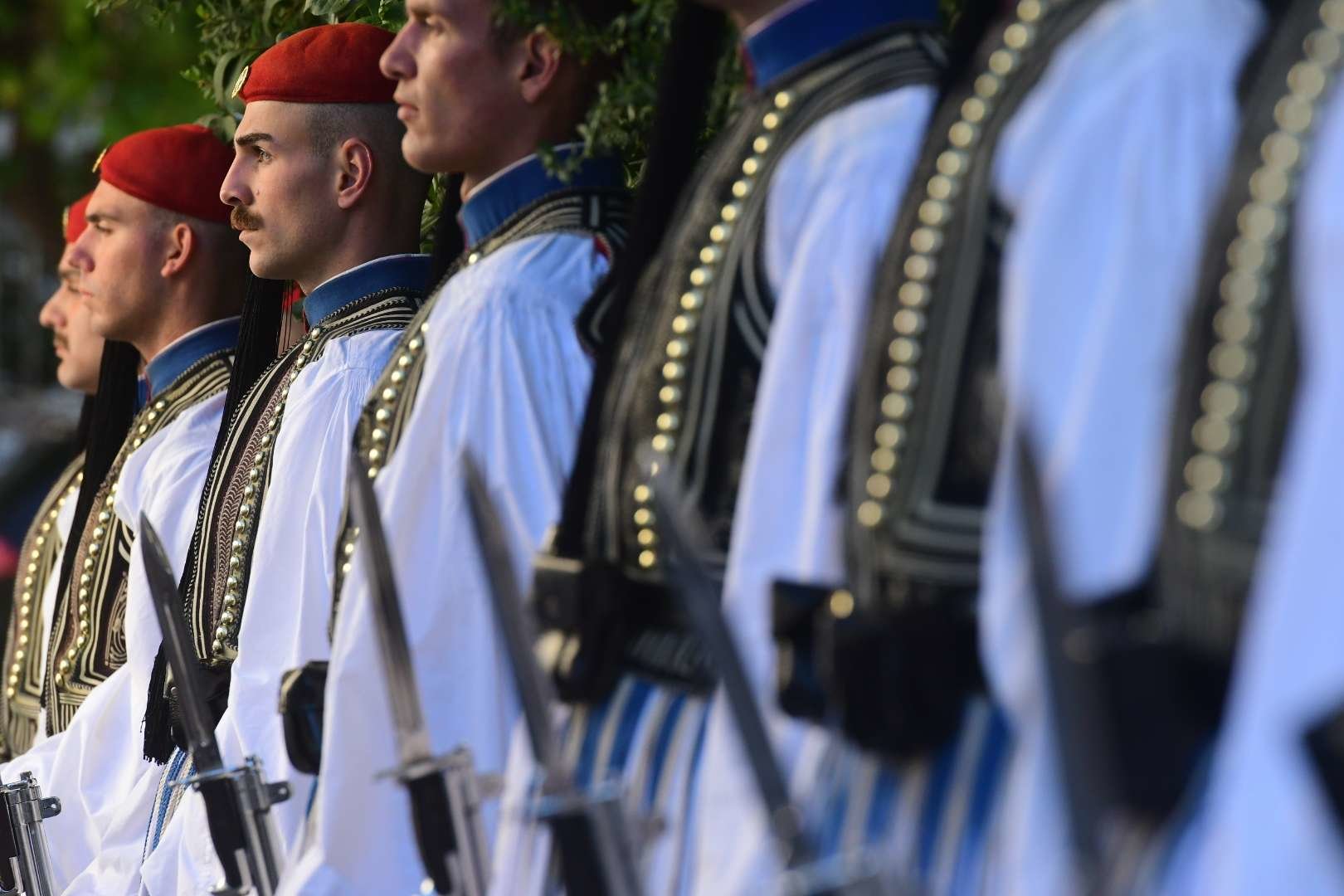 Απίστευτα βασανιστήρια σε νεοσύλλεκτους της Προεδρικής Φρουράς