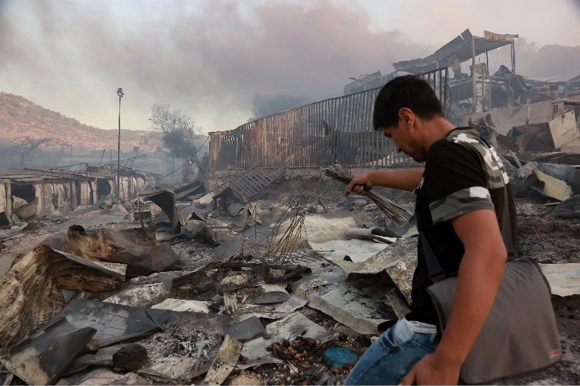 10 φωτογραφίες από την καμένη Μόρια, εκεί όπου η βαρβαρότητα ήταν καθεστώς