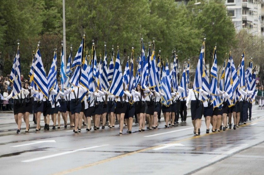 Μοτοπαρέλαση για την 28η Οκτωβρίου κανονίζουν στην Πάτρα γιατί το καρναβάλι αργεί