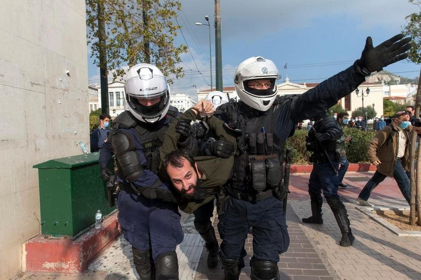 Τον παραλογισμό της σημερινής επετείου θα τον συνηθίσουμε