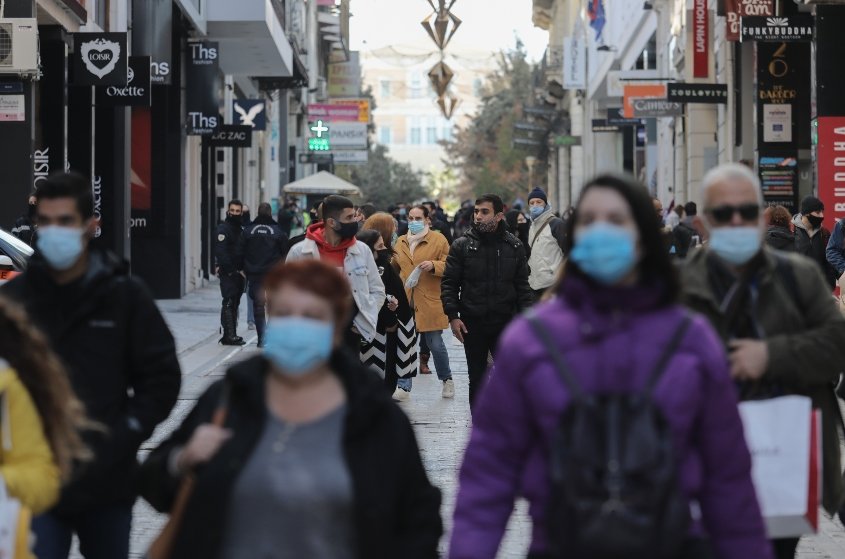 Σερφάρουμε πάνω στο τρίτο κύμα της πανδημίας αλλά τίποτα πια δεν μας κάνει εντύπωση