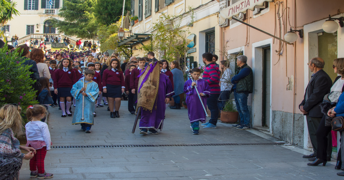 8 πράγματα που κάναμε μικροί κάθε Πάσχα και μας έχουν λείψει