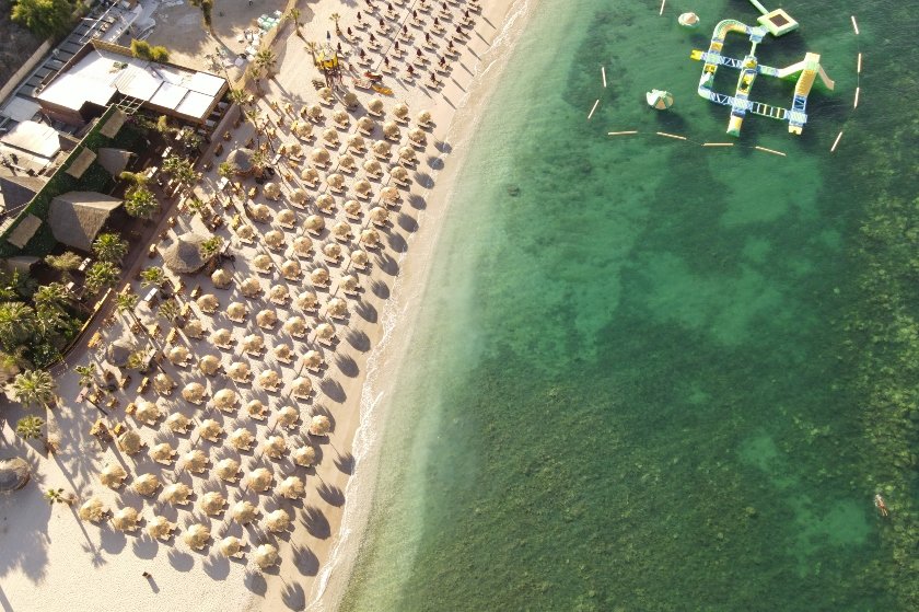 Kαλοκαιρινή απόδραση στο καλύτερο beach bar της πόλης