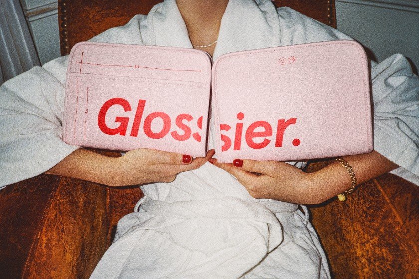 Glossier, αν είχες μπέσα θα έκανες shipping στην Ελλάδα