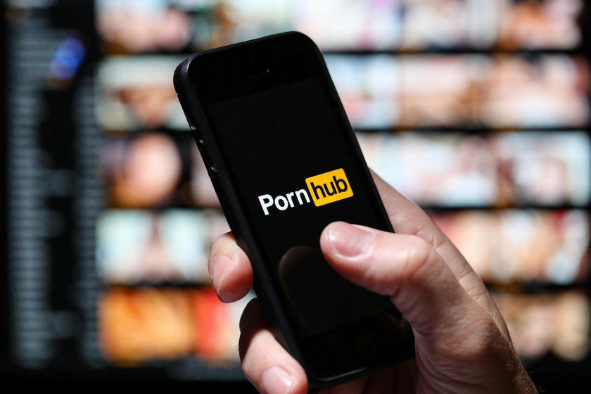 Το Pornhub οφείλει ένα μεγάλο ευχαριστώ στον Μαρκ Ζάκερμπεργκ