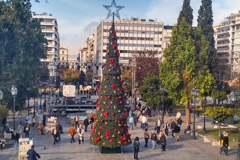 Σιγά μην το γλιτώναμε: Νέα μέτρα για τα Χριστούγεννα ανακοίνωσε ο Πλεύρης