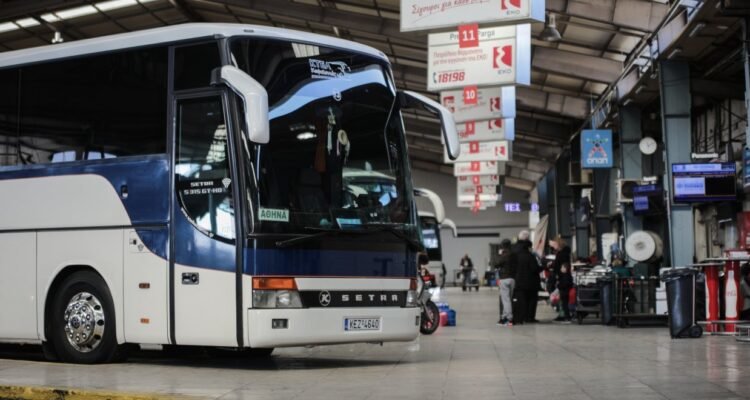 Στιγμές σεξισμού και παράνοιας στο ΚΤΕΛ για Θεσσαλονίκη και το ημερολόγιο γράφει “2022”