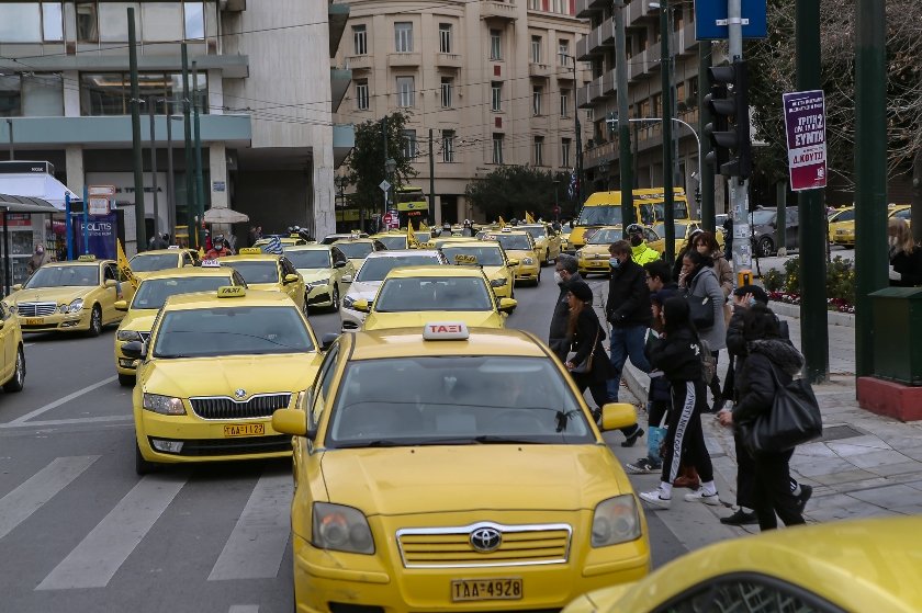 Μετά το σουβλάκι, ακριβαίνει και το ταξί