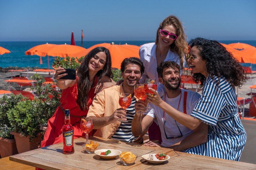 Beach life in Paros: Οι πέντε παραλίες του νησιού που αξίζει να επισκεφθείς