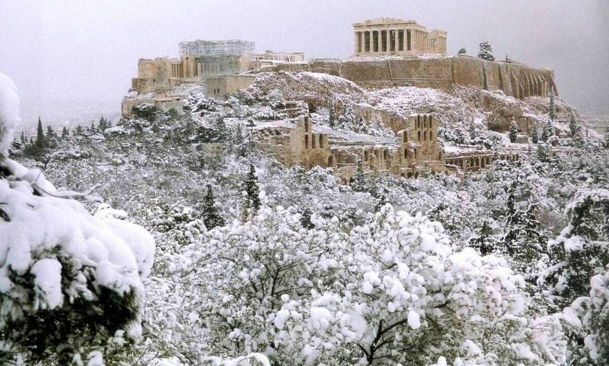 “Θα χιονίσει μέχρι και στη Μεσογείων την Κυριακή” λέει ο Καλλιάνος και δεν ξέρουμε τι να πιστέψουμε