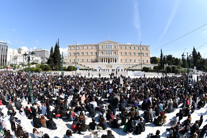 Οι πορείες μαθητών και φοιτητών για το έγκλημα στα Τέμπη μέσα από βίντεο και φωτογραφίες