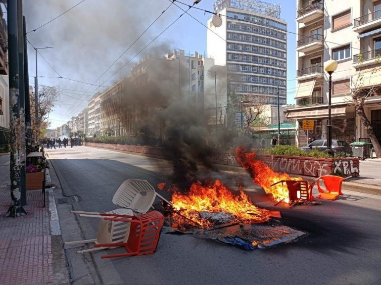 ΑΣΟΕΕ: Η στιγμή που πυροβολεί ο αστυνομικός σε ένα βίντεο-ντοκουμέντο