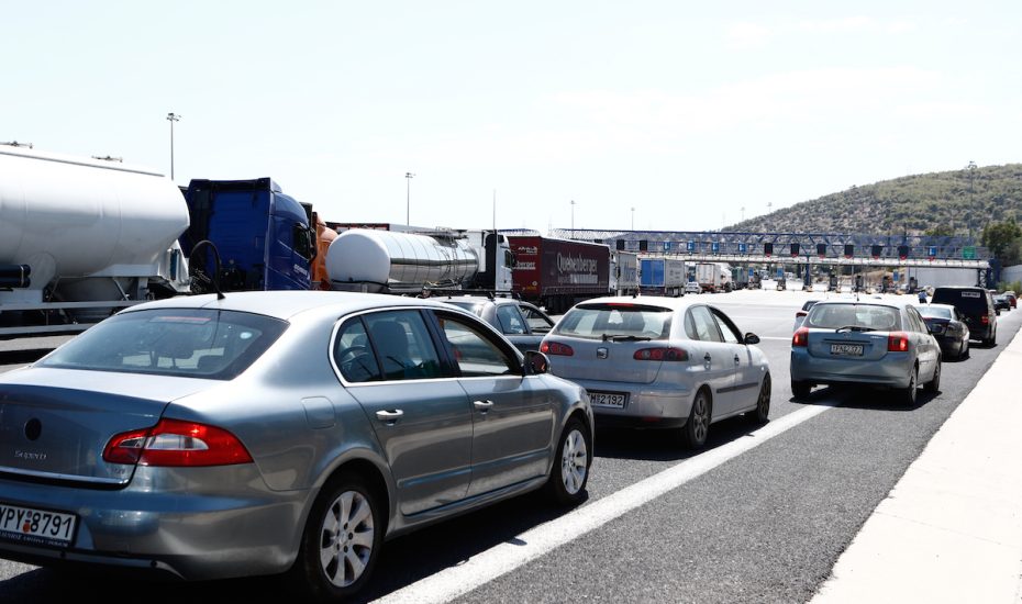 Ψύχραιμες αντιδράσεις για το χάος στη Εθνική Αθηνών-Κορίνθου