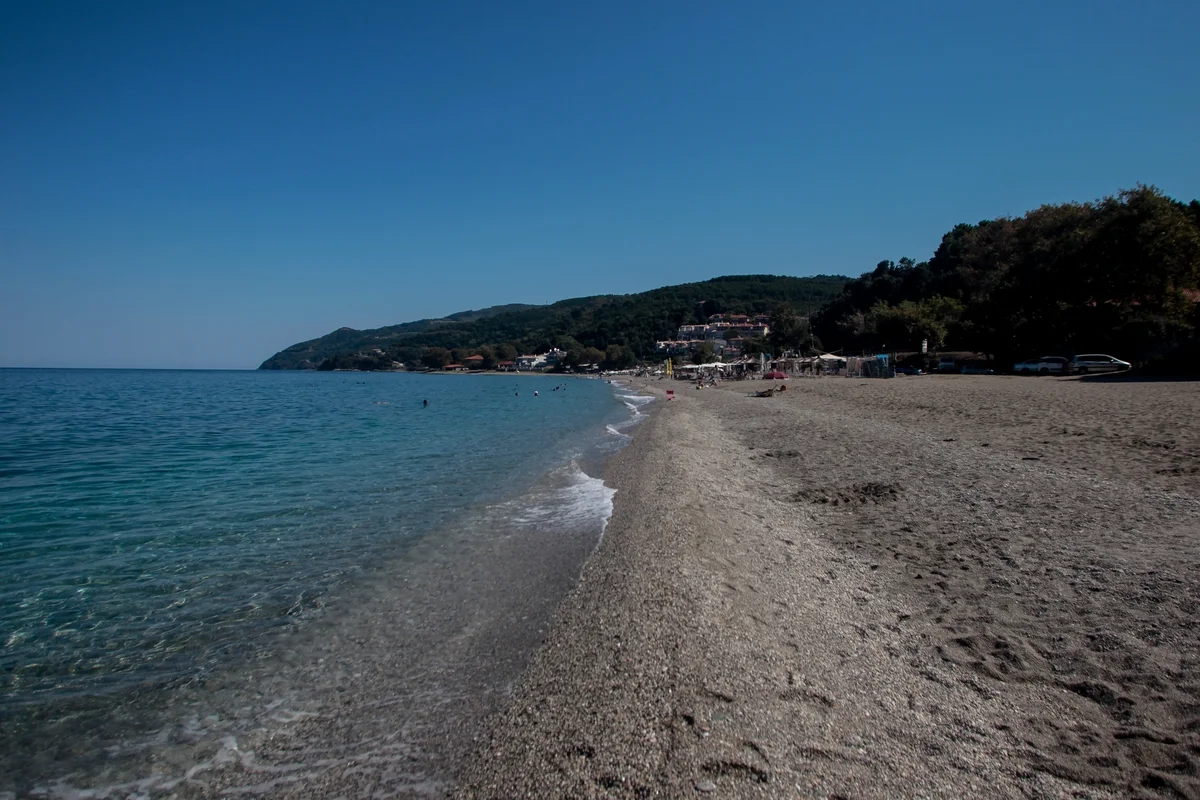 Οι παραλίες που επέλεξαν οι τουρίστες και δεν είναι σε νησί