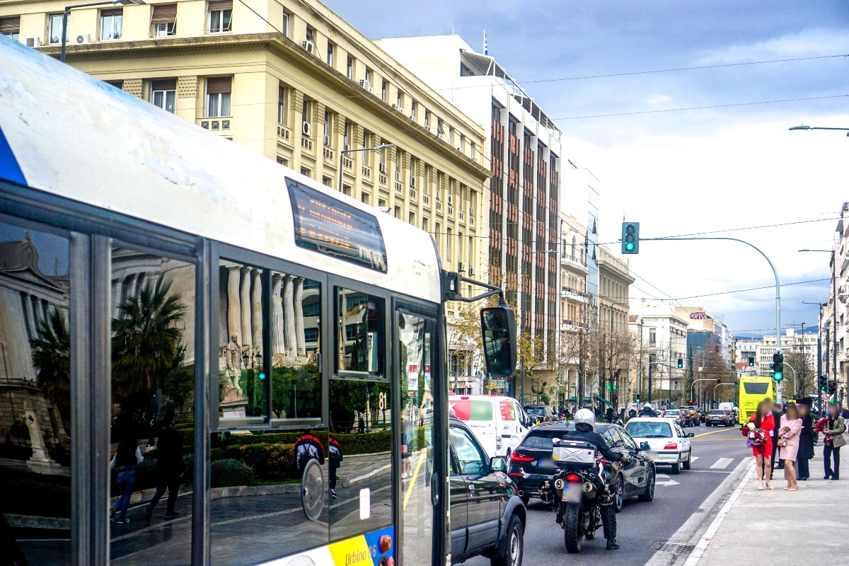 Πολλά βαρύς οδηγός λεωφορείου έβαλε τις φωνές σε κοπέλα επειδή μιλούσε στο τηλέφωνο