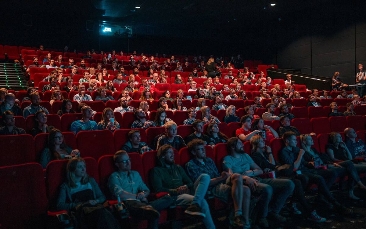 5 εκνευριστικοί τύποι ανθρώπων που θες να «σκοτώσεις» αν πετύχεις στο σινεμά