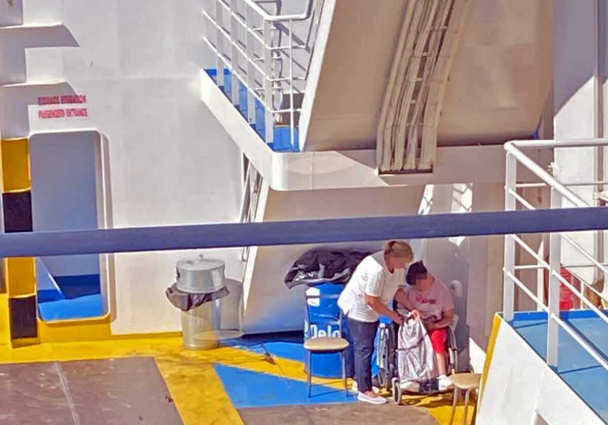 Παιδί με αναπηρία έμεινε στο γκαράζ του ferry boat για τη Θάσο γιατί δεν υπήρχε ράμπα για ΑμεΑ!