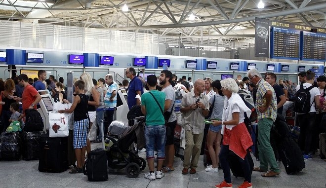 Τρέχουν οι Έλληνες σε Βενετία, Βαρκελώνη και Παρίσι, μεγάλη φτώχεια…