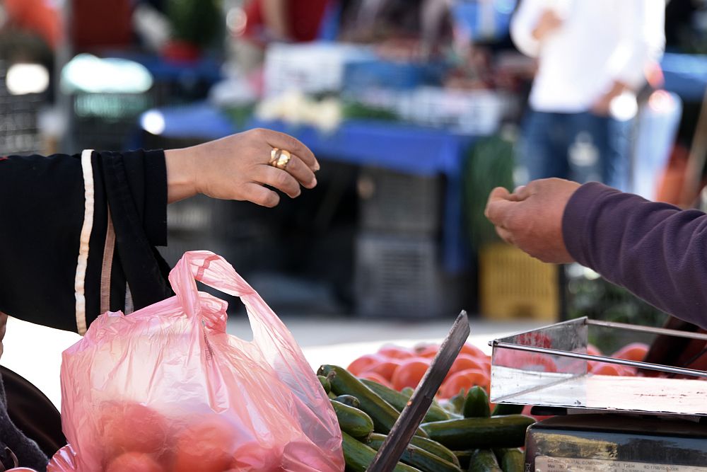 Δεν "νιώθεις" φτώχεια, ζεις στη φτώχεια, λέει μέχρι κι ο ΟΟΣΑ, δηλαδή δεν μας λέει αλήθεια ο Άδωνις τόσο καιρό;